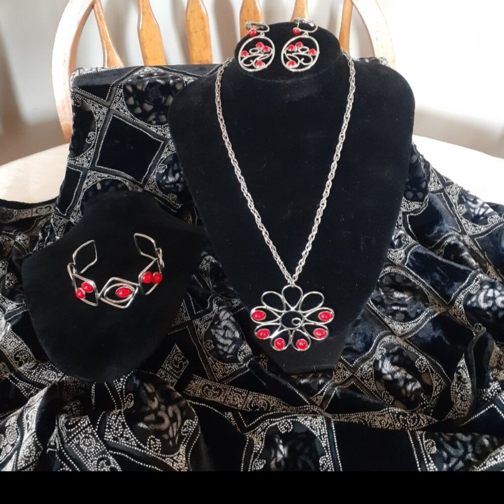 Vintage Celebrity NY Jewelry set